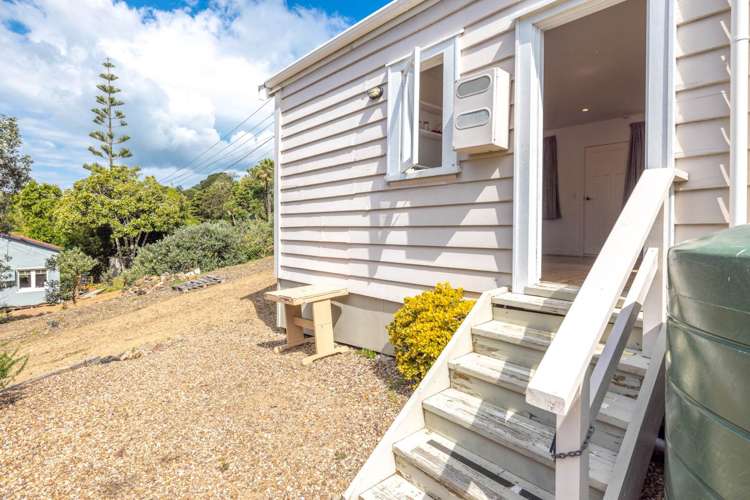 10 Putiki Road Ostend_6