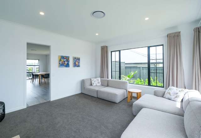42 Henry Tayler Rise Milldale_2