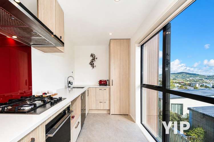 28 Red Beech Avenue Woodridge_6