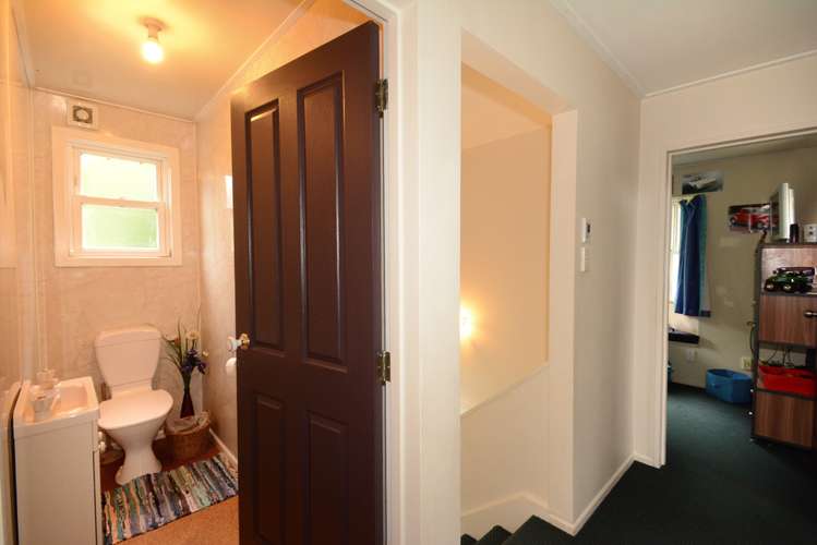 10 Barnes Drive Caversham_11