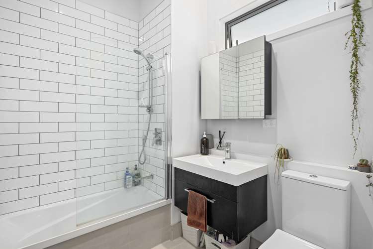 4/30 Monowai Road Johnsonville_11