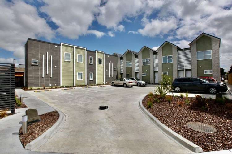 18/10 Burrows Place 1067_8