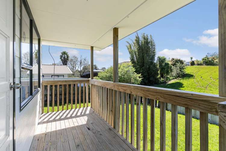 26 Maywood Crescent Glen Eden_21