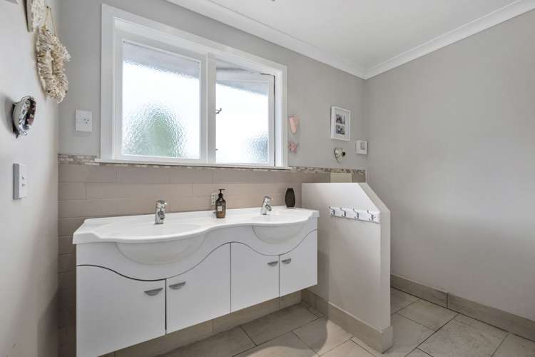 1/10 Selwyn Crescent Forrest Hill_14