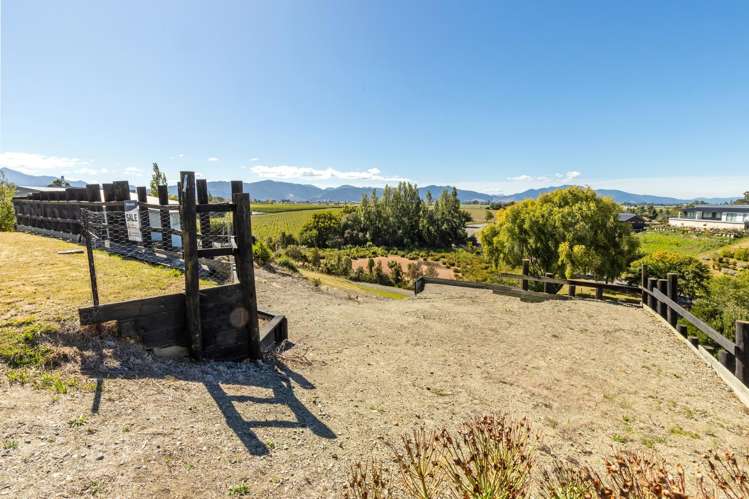 8 Lake View Place Fairhall_26