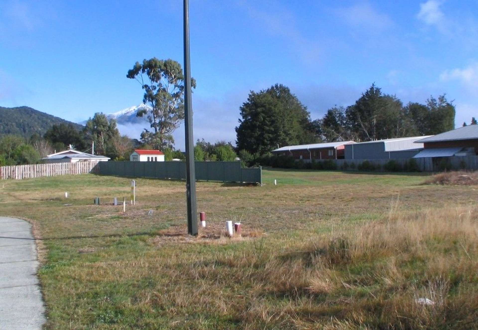 30 Motu-Au Close Manapouri_0