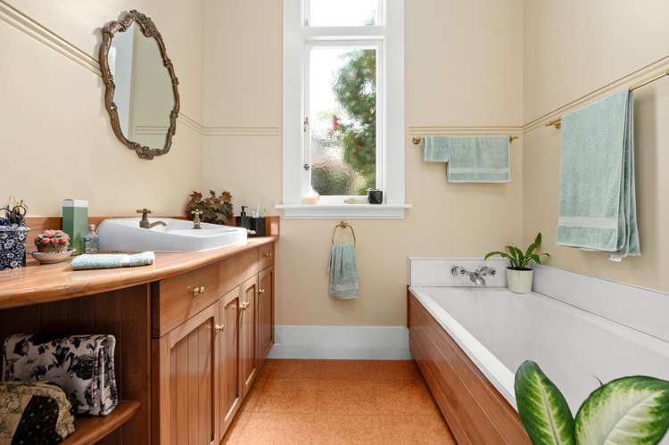 17 Te Aroha Street Hamilton East_22