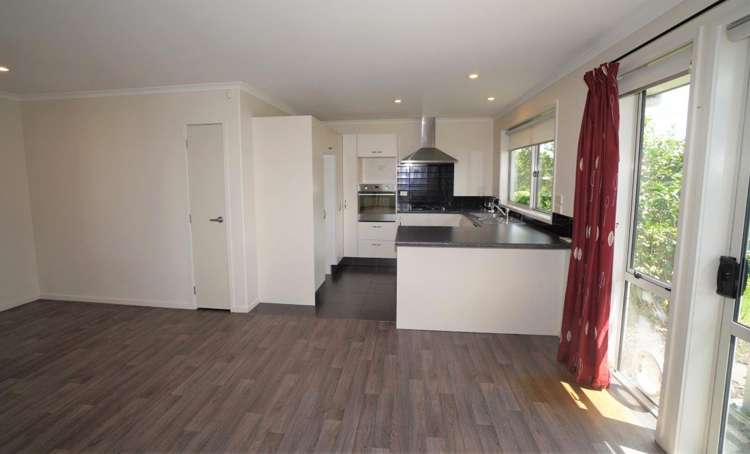 5 Karo Street Ruakaka_8