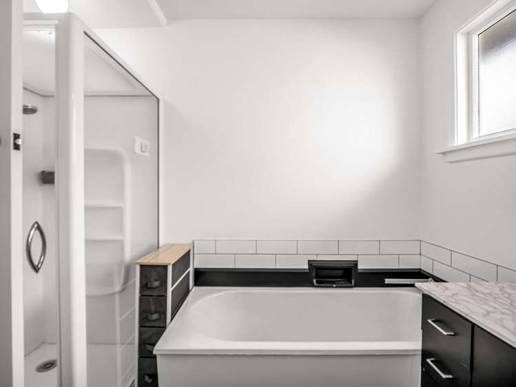 412 Breezes Road Aranui_14