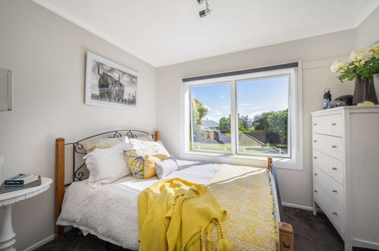 25 Bradbury Road Botany Downs_15