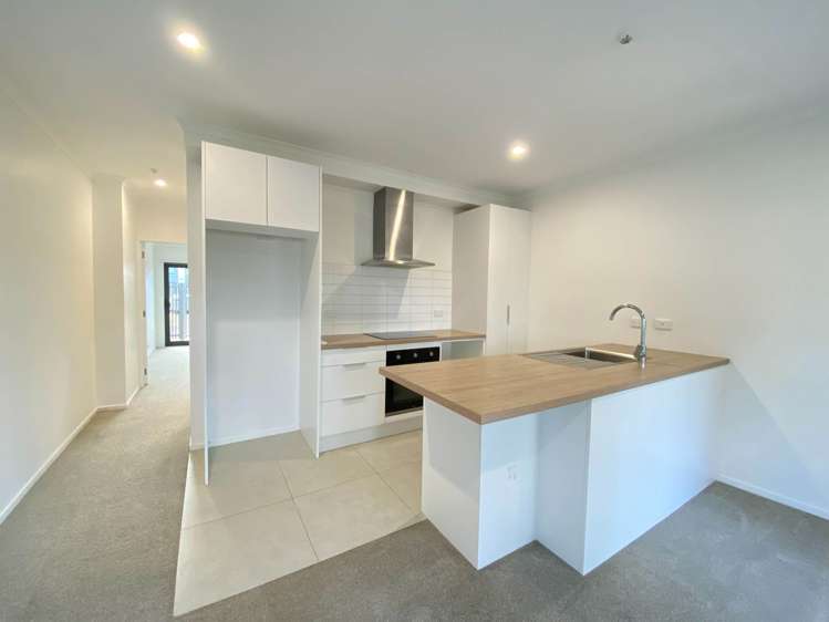7/20 Bader Drive Mangere_2