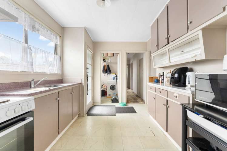 97 Vodanovich Road Te Atatu South_17