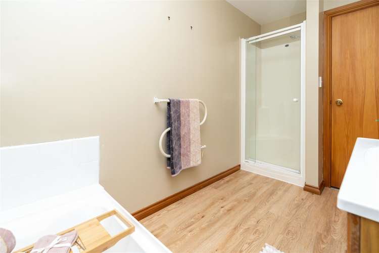 112j Lake Road Frankton_11