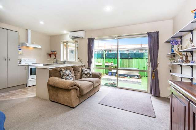 8/446 Ferry Road Woolston_4