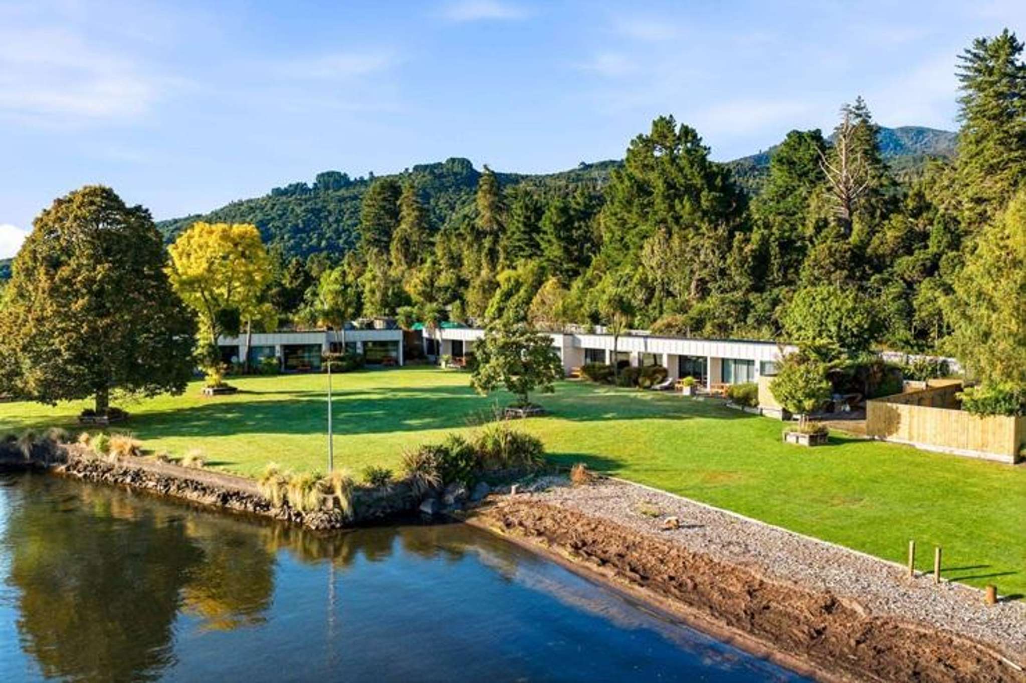 How farming friends turned derelict Lake Taupō lodge into $3m holiday hotspot