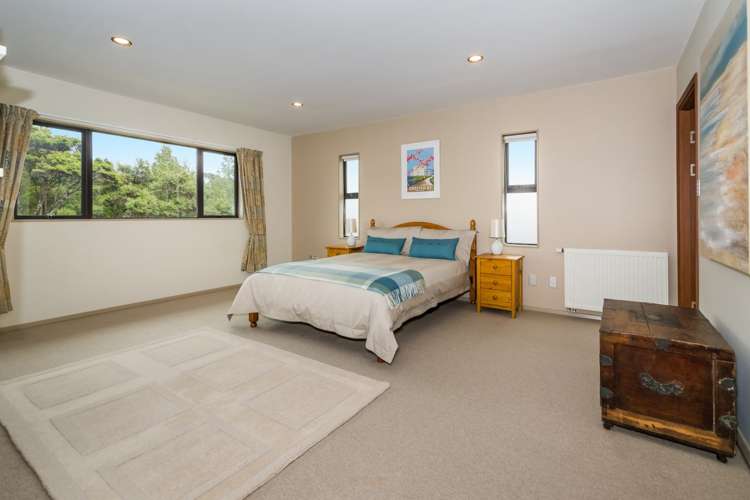 13 Fernbank Lane Greenhithe_10