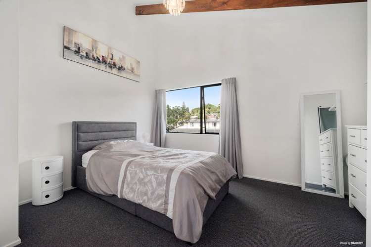 1 Greenvalley Rise Glenfield_7