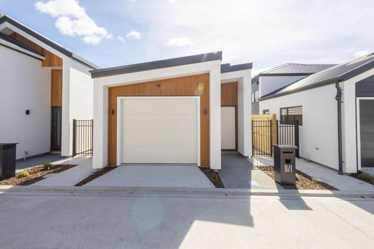 1-2 Helvetia Grove Naenae_9