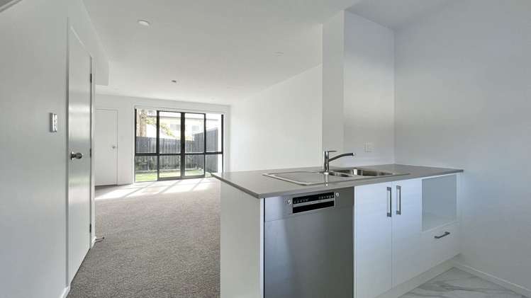 3/3 Fairdale Place Birkdale_3