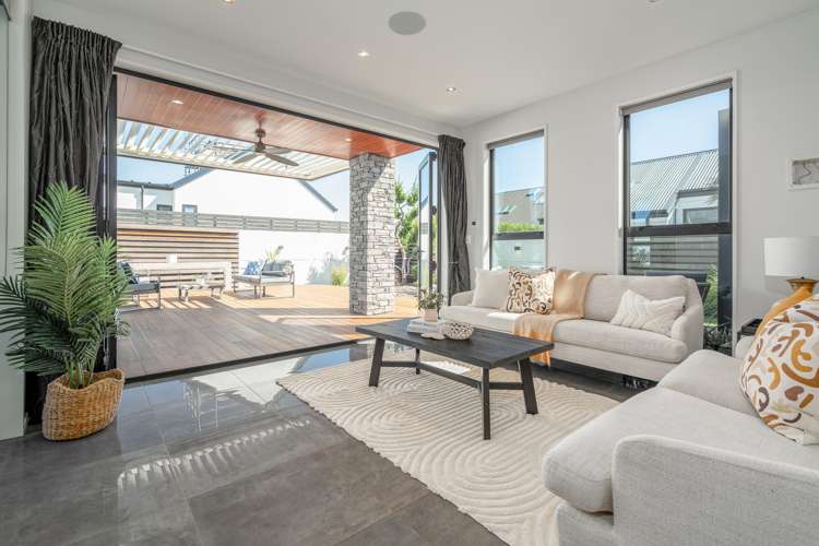 39 Waterstock Way Parklands_16