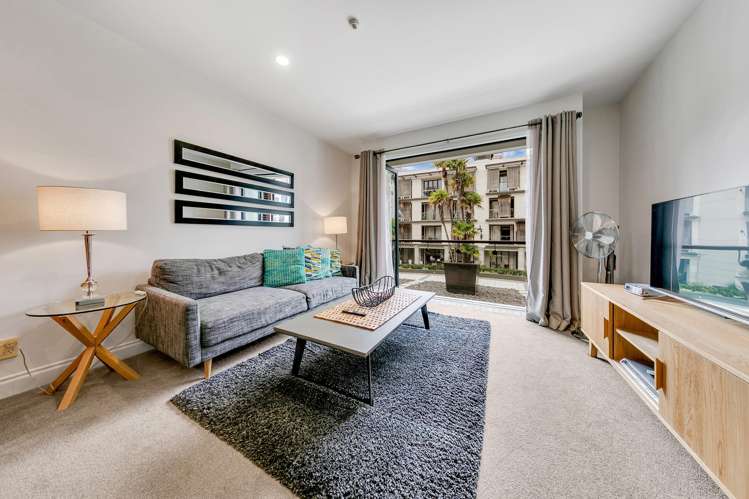 1J/22 Pakenham Street East_1
