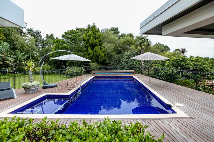 531 South Road Omata_3