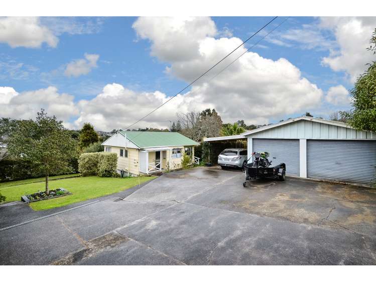 69 Royal Road Massey_10