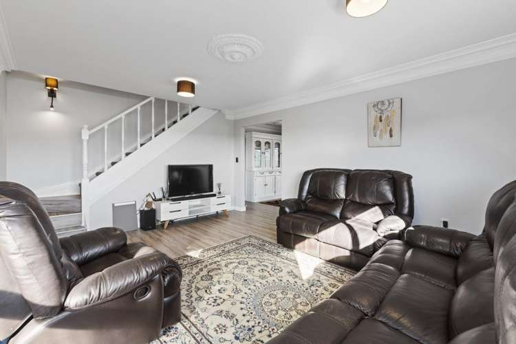 2/8 Leven Lane Totara Heights_6