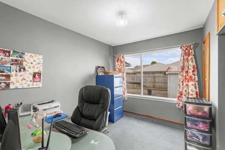 221 Breezes Road Aranui_9