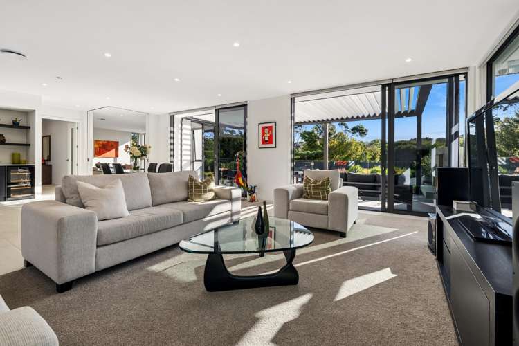 29 Oscar Road Greenhithe_11