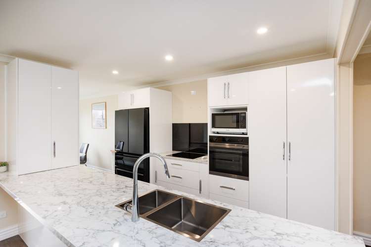 194 North Street Feilding_12