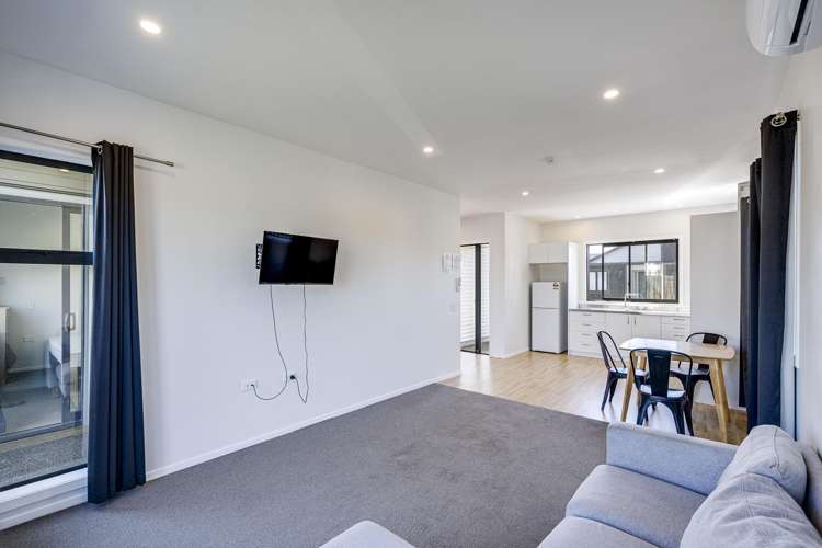 Units 1, 2 and 6/1018 Plunket Street St Leonards_10