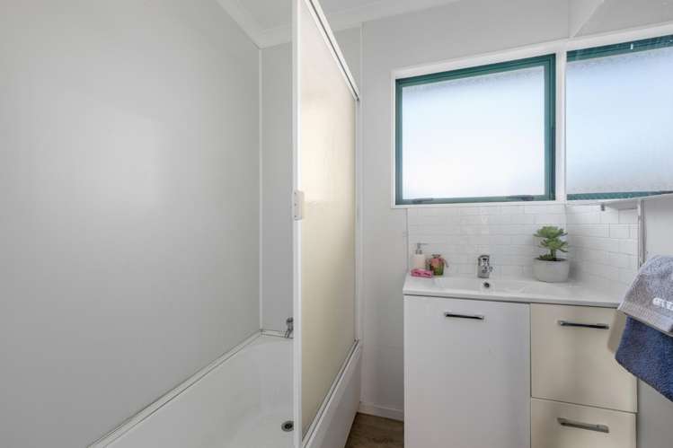 69 Inkerman Street Renwick_17