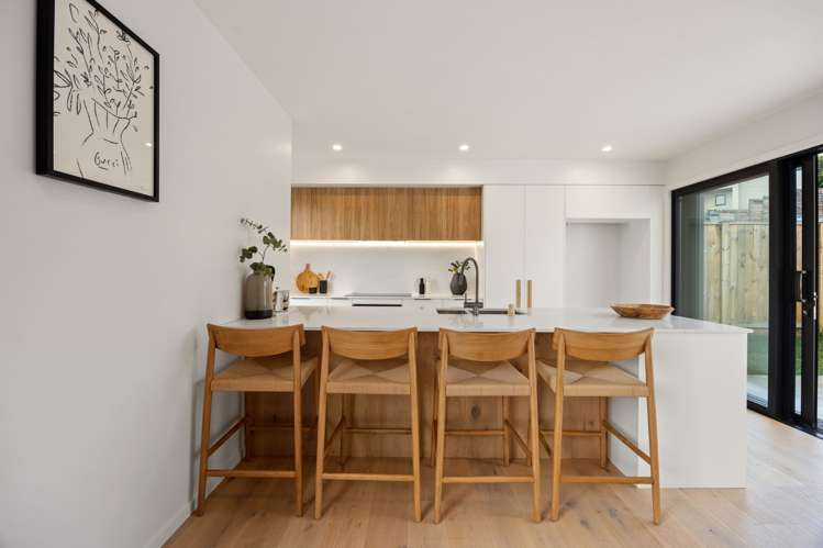 4/15 Lake Domain Drive Hamilton Lake_6