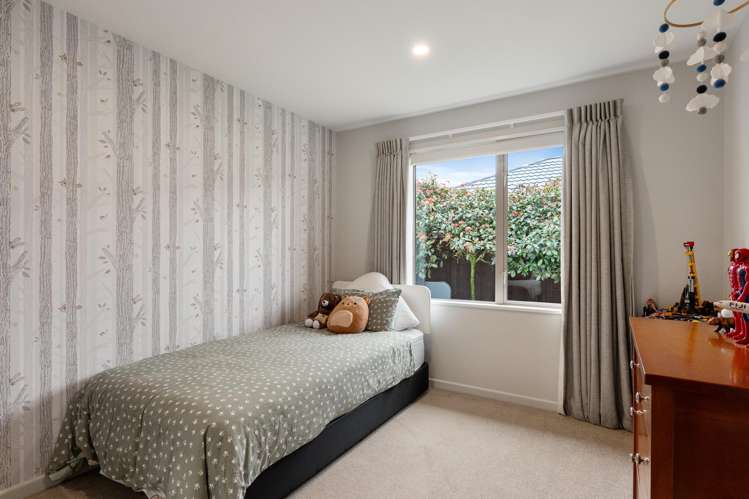 32 Flaxon Place Burwood_11