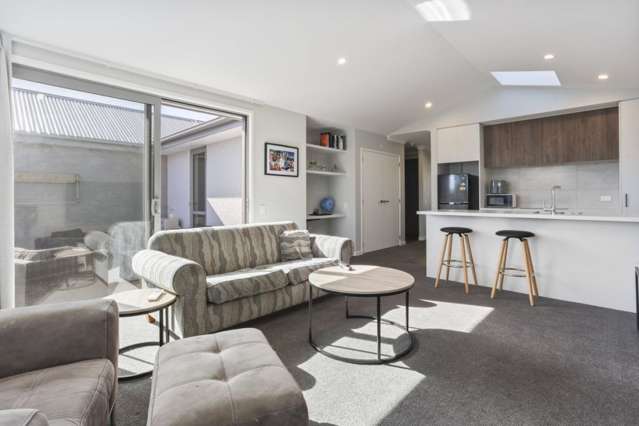 318/30 Bob Robertson Drive Woodend_2