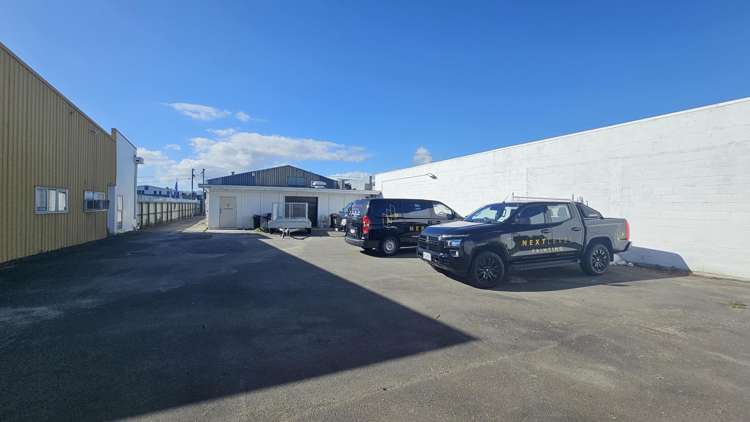 820 Karamu Road North Mayfair_8