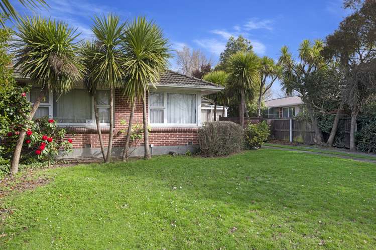 59 Woodbury Street Russley_5