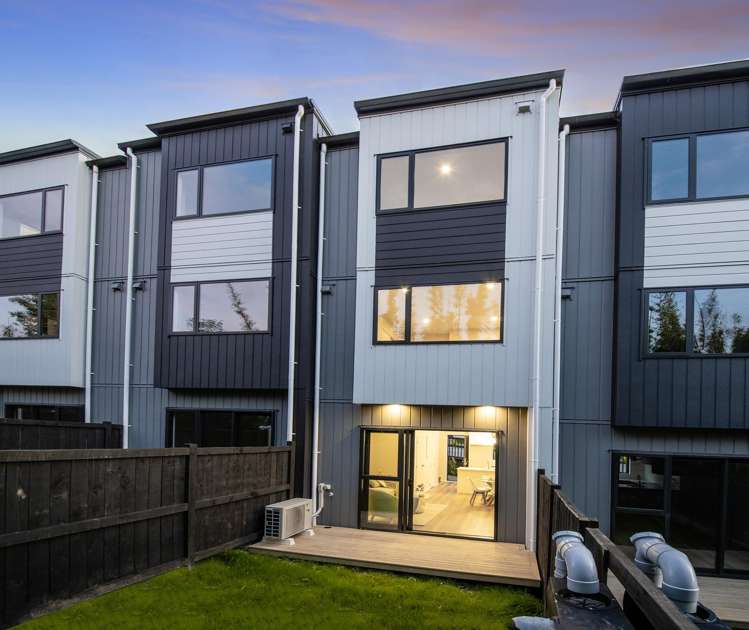 17,19,21 Don Oliver Lane Glen Eden_12