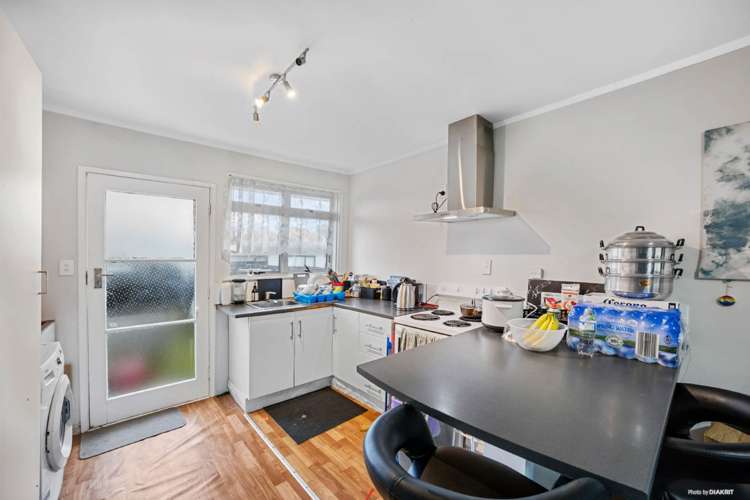 2/24a Vine Street Mangere East_3