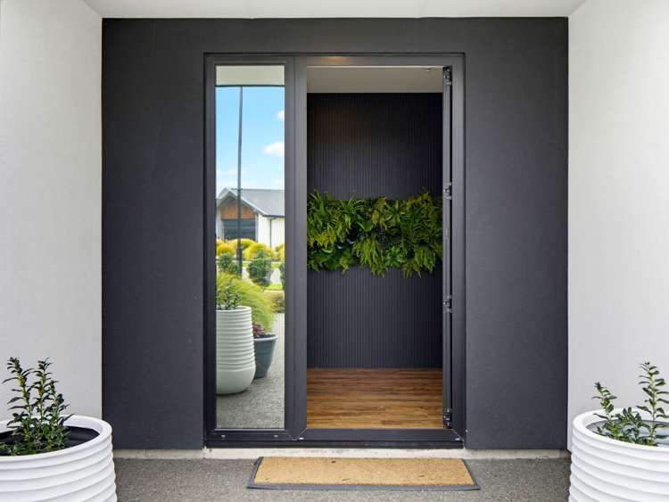 24 Gisele Crescent_4