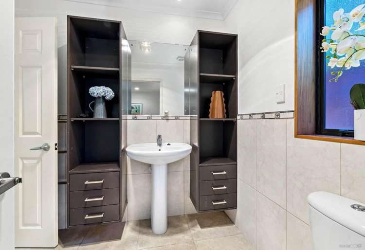 16 Maybole Drive 2318_13