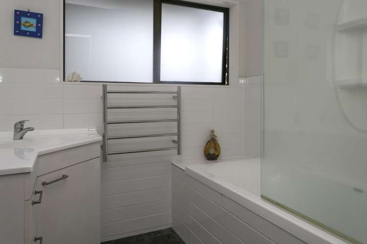 28 Kahurangi Drive Rangatira Park_14