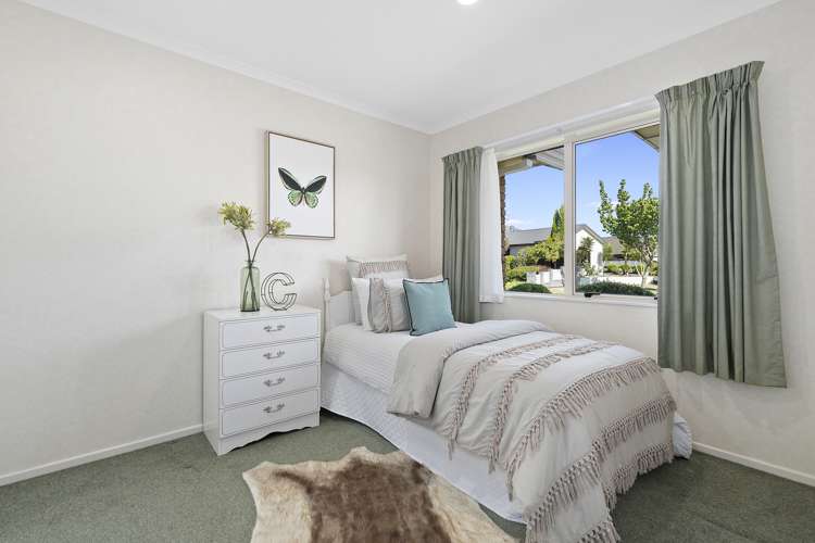 15 Thistlewood Avenue Hamilton East_11