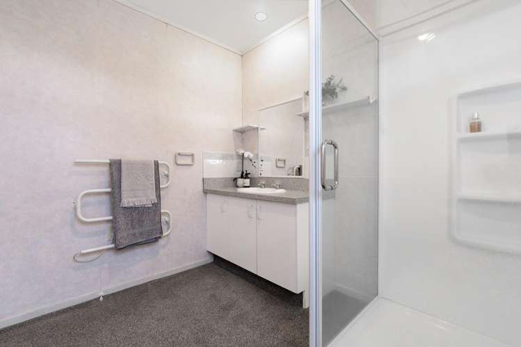 30 Racecourse Way Gate Pa_13