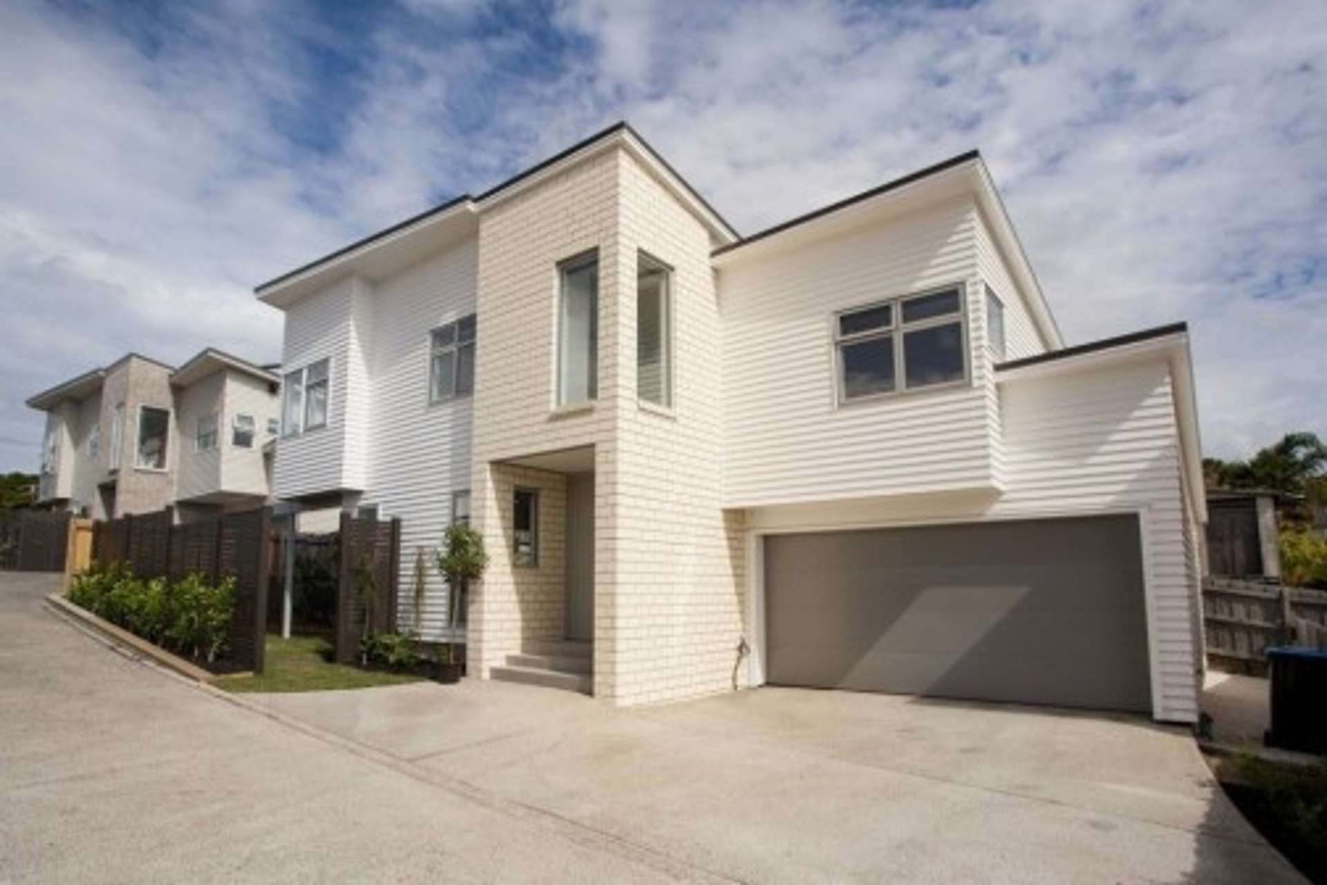 33F Seaside Avenue Waterview Auckland City Houses for Rent One Roof