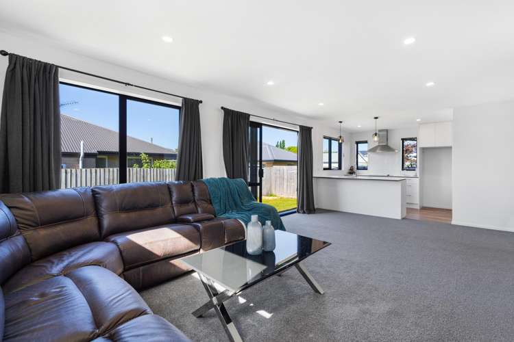 1 Youngston Lane Woolston_10