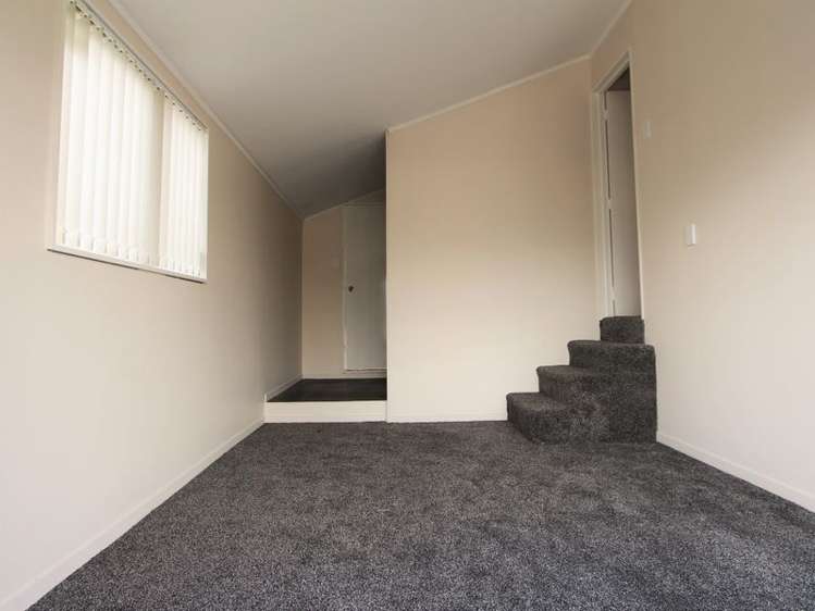 1/2 Kennington Drive Clendon Park_12