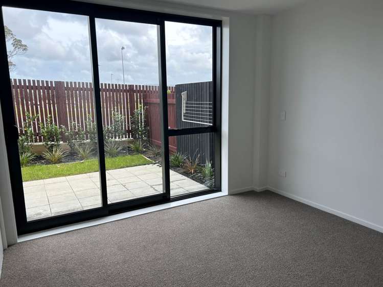 1/6 Treasure Lane Te Atatu South_10