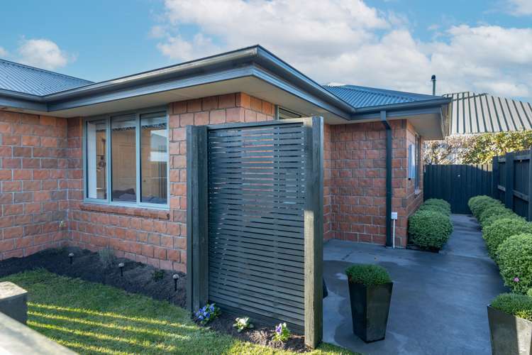 2/31 Neill Street Hornby_10